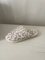 Load image into Gallery viewer, Soft Leopard Slippers (beige)
